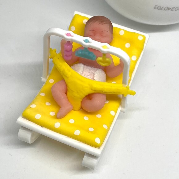 New Opened Zuru My Mini Baby Surprise Ball-Yellow with Rocker - Picture 4 of 8